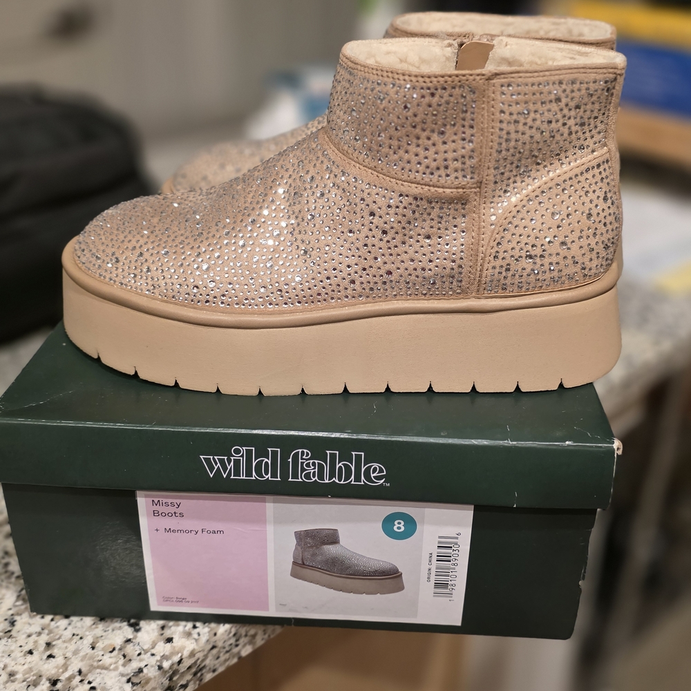 Wild Fable Women's Sparkling Beige Ankle Booties